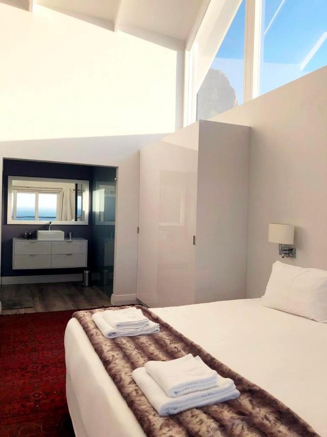 Bright Camps Bay Loft With Stunning Views And Shared Pool Daire Cape Town Dış mekan fotoğraf